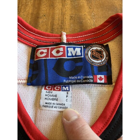 NHL Vintage CCM Calgary Flames Hockey Jersey Men's Small - Picture 4 of 12